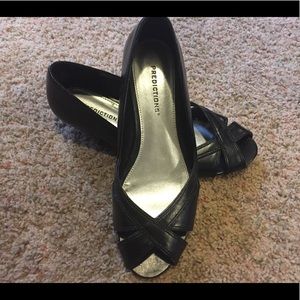 Predictions open toe low heel flats Sandal shoes